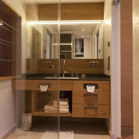 Pfister Apartment Fuegen